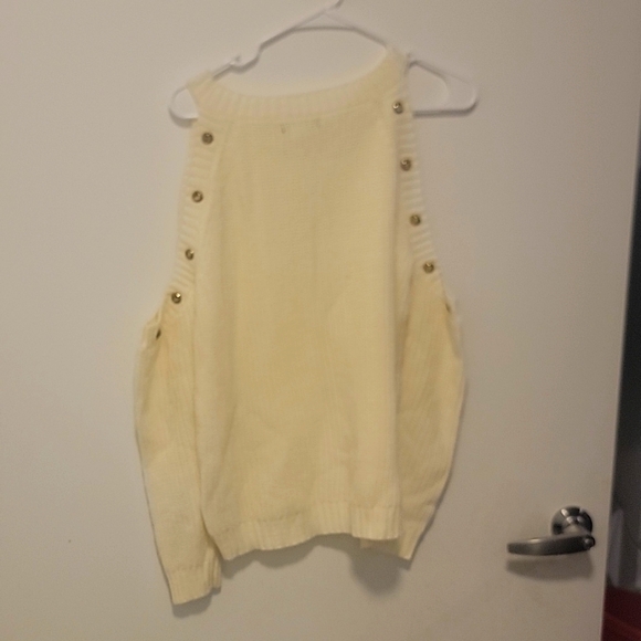 Sweater - Picture 3 of 3